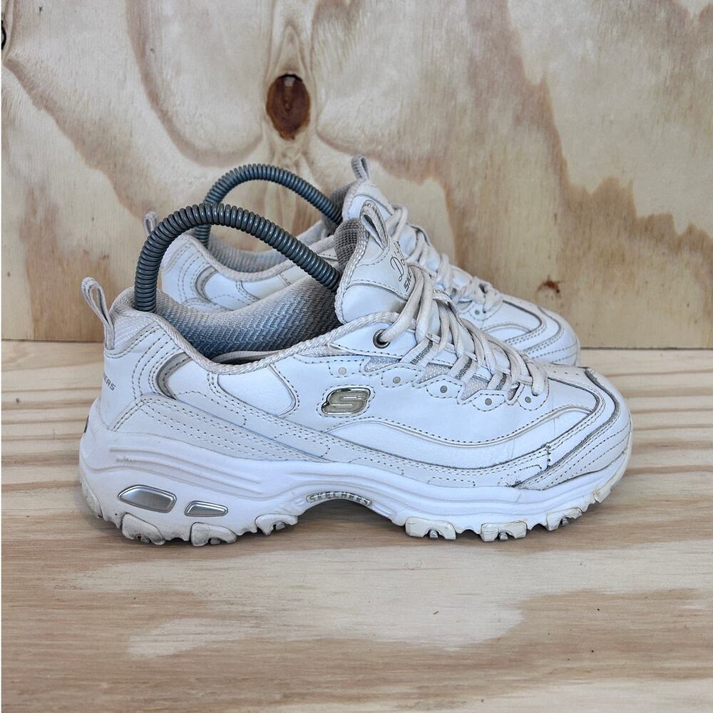 Skechers - D'Lite Fresh Start Comfy - Sneakers - White -Women's - 7 -SN 11931 EW